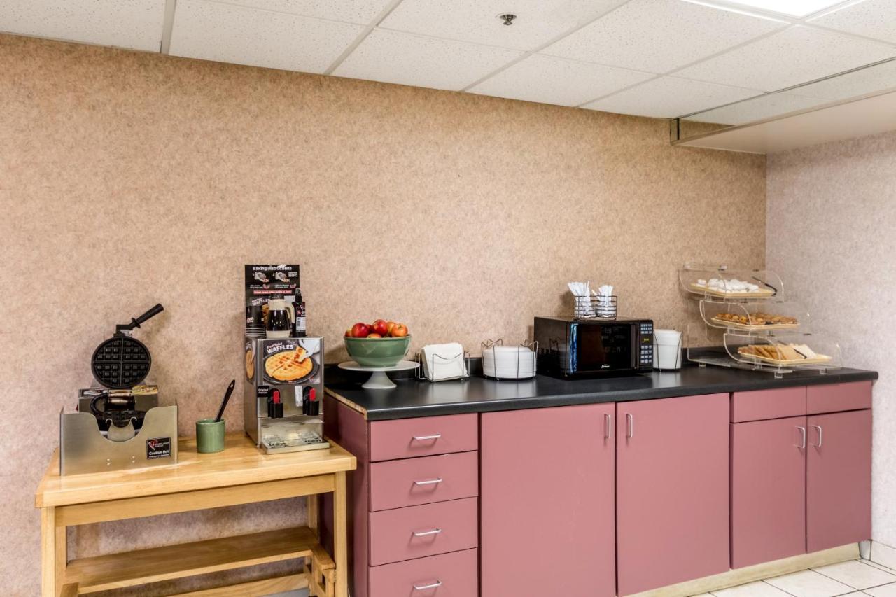 Red Roof Inn Morehead Εξωτερικό φωτογραφία